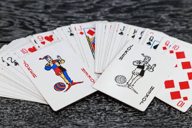 Lá bài Joker Bí ẩn và sức mạnh trong bộ bài Tây