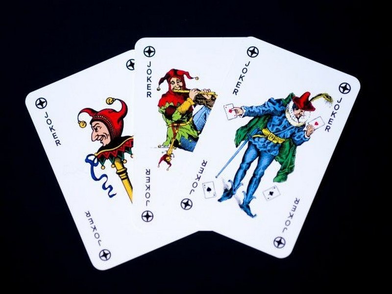 Lá bài Joker Bí ẩn và sức mạnh trong bộ bài Tây