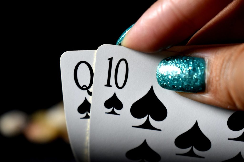 Thuật Ngủ Gối Tuyệt Vời trong Poker 5 Lá Bí Kíp Bluff Thành Công
