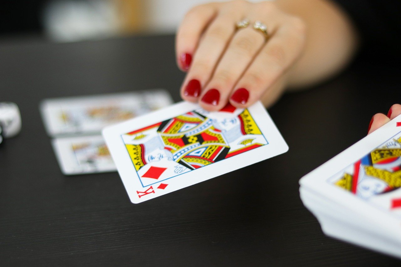 Thuật Ngủ Gối Tuyệt Vời trong Poker 5 Lá Bí Kíp Bluff Thành Công